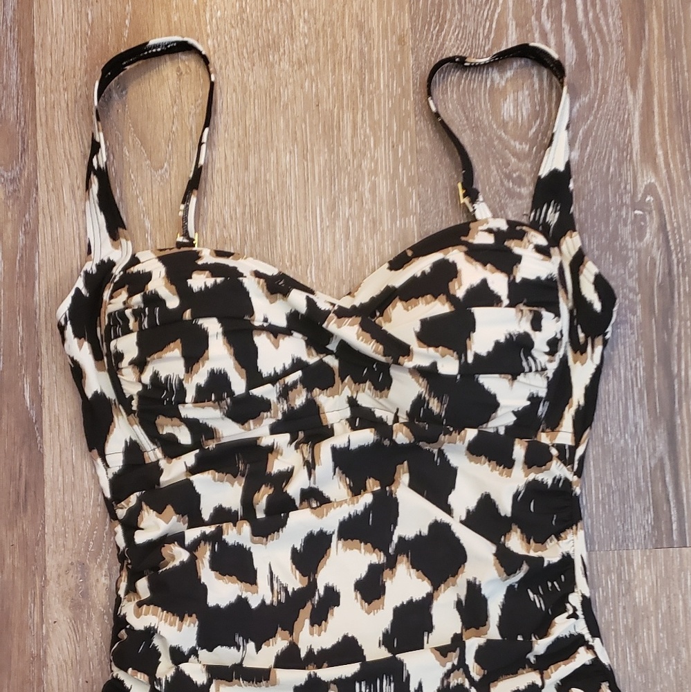 La Blanca Cheetah Print size 10 Swim Suit